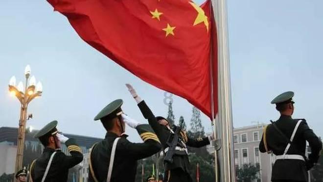 巧手制花灯 欢乐迎新春